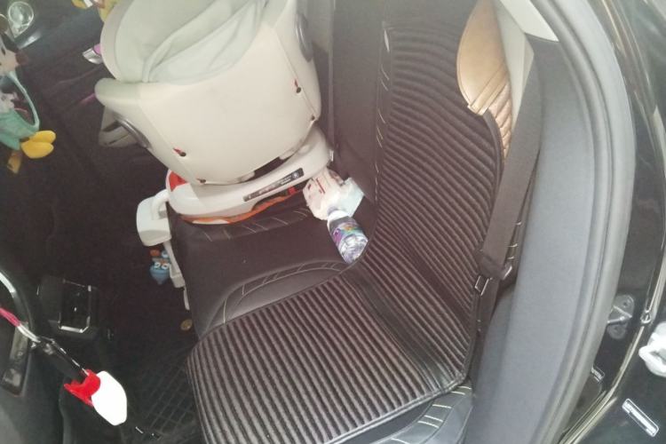 Used Lynk & Co 05 2022 2.0T Two-Wheel Drive Shine Halo Left Rear Seat