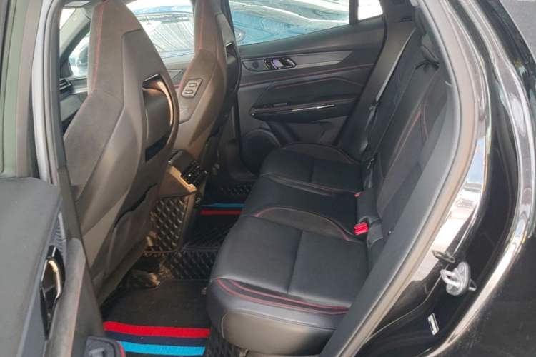 Used Lynk & Co 05 2022 2.0TD Four-Wheel Drive Dynamic Halo Left Rear Seat