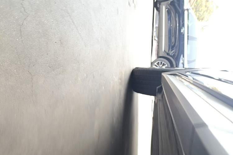 Used Lynk & Co 05 2022 2.0TD Four-Wheel Drive Dynamic Halo Left Side Sill