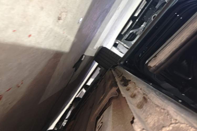 Used Lynk & Co 05 2022 2.0T Two-Wheel Drive Shine Halo Left Side Sill
