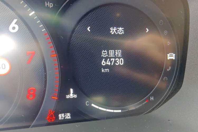 Used Lynk & Co 05 2022 05+ 2.0TD Automatic Exploration Edition Odometer Close Up