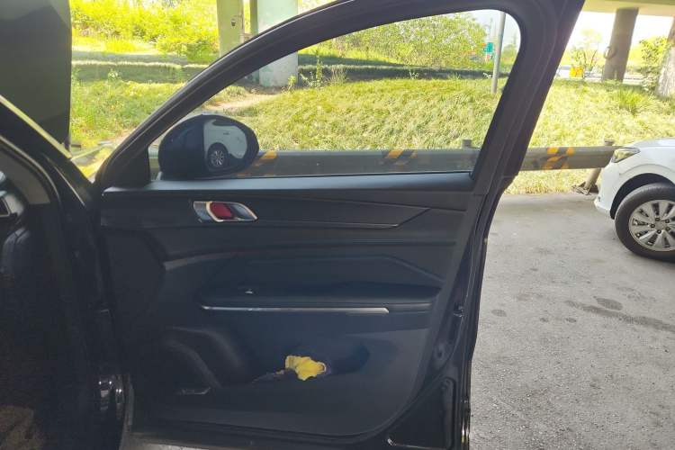Used Lynk & Co 05 2022 2.0T Two-Wheel Drive Shine Halo Right Front Door Interior