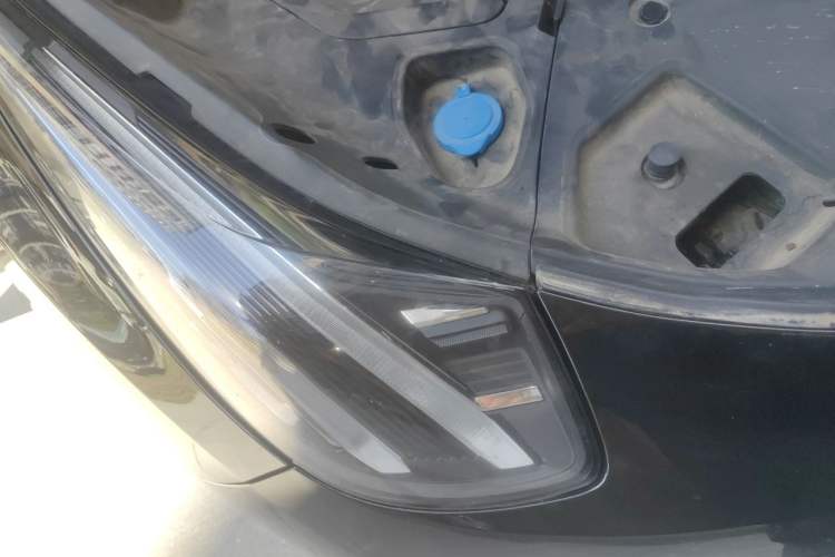 Used Lynk & Co 05 2022 2.0TD Four-Wheel Drive Dynamic Halo Right Front Headlight
