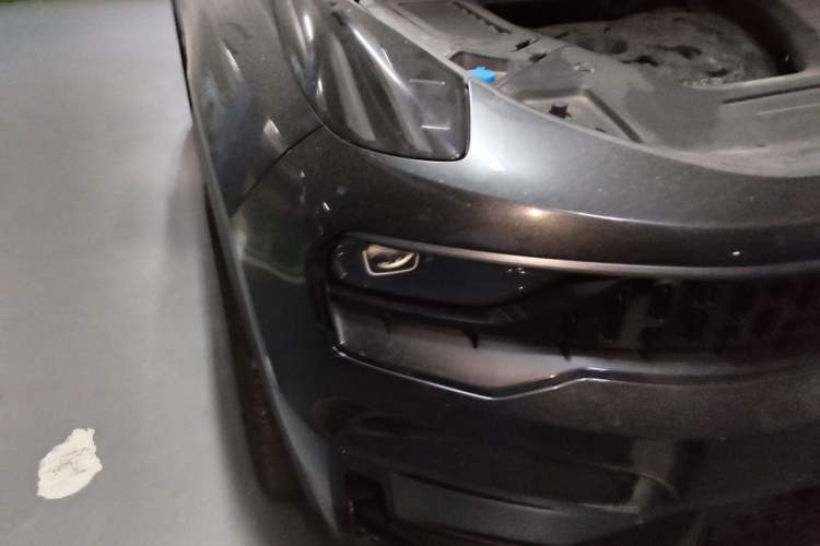 Used Lynk & Co 05 2022 2.0TD Four-Wheel Drive Dynamic Halo Right Front Headlight