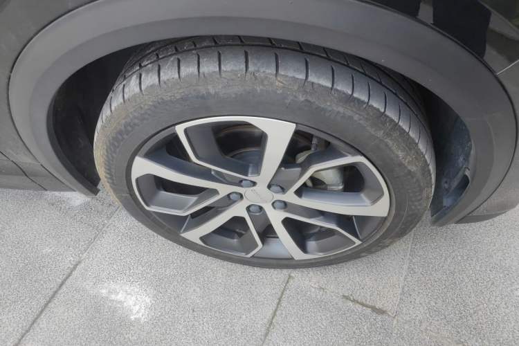 Used Lynk & Co 05 2022 2.0TD Four-Wheel Drive Dynamic Halo Right Front Wheel Hub