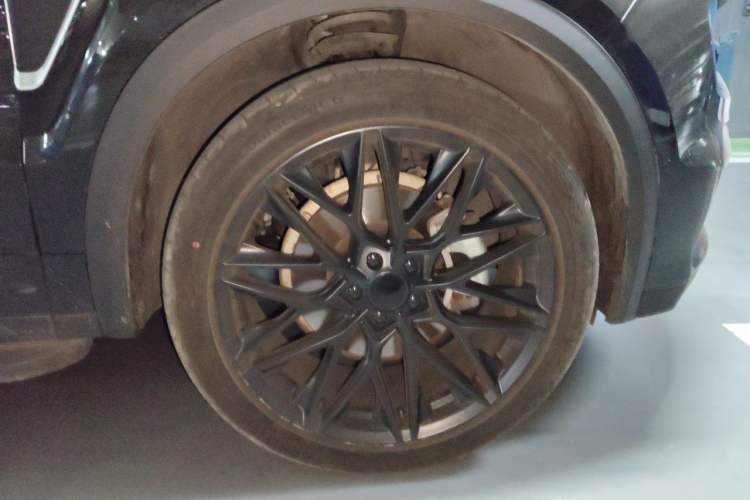 Used Lynk & Co 05 2022 2.0TD Four-Wheel Drive Dynamic Halo Right Front Wheel Hub