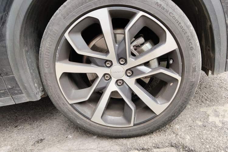 Used Lynk & Co 05 2022 2.0TD Four-Wheel Drive Dynamic Halo Right Front Wheel Hub