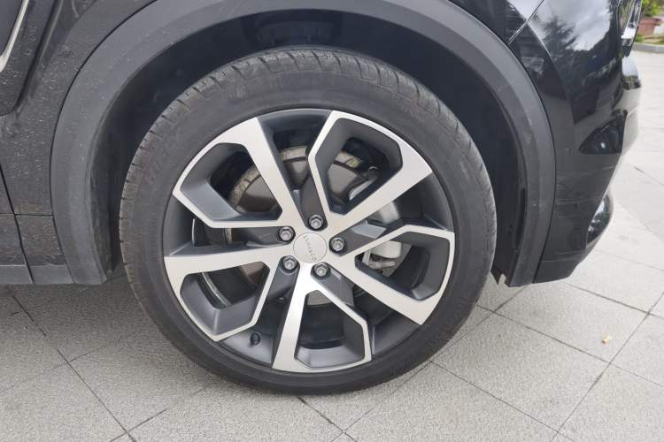 Used Lynk & Co 05 2022 2.0TD Four-Wheel Drive Dynamic Halo Right Front Wheel Hub