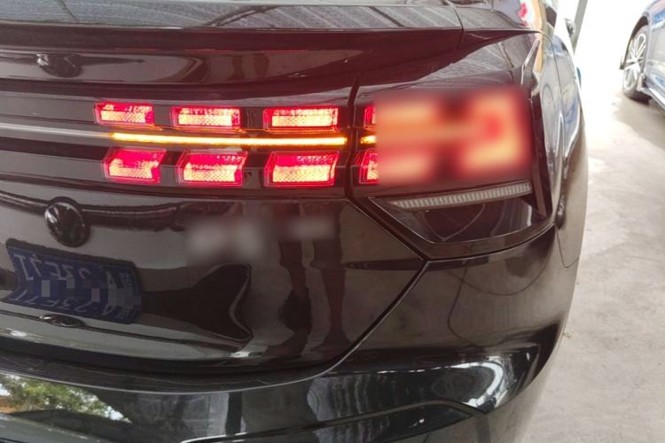 Used Lynk & Co 05 2022 2.0TD Four-Wheel Drive Dynamic Halo Right Rear Taillight