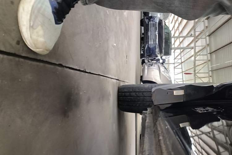 Used Lynk & Co 05 2022 2.0TD Four-Wheel Drive Dynamic Halo Right Side Sill