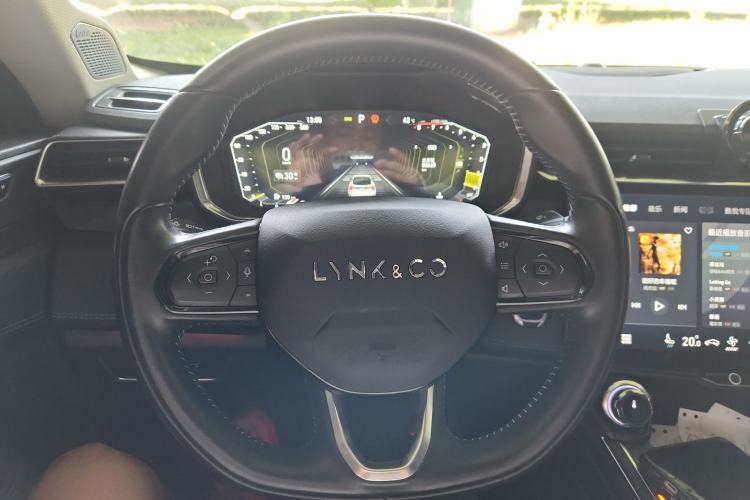 Used Lynk & Co 05 2022 2.0T Two-Wheel Drive Shine Halo Steering Wheel