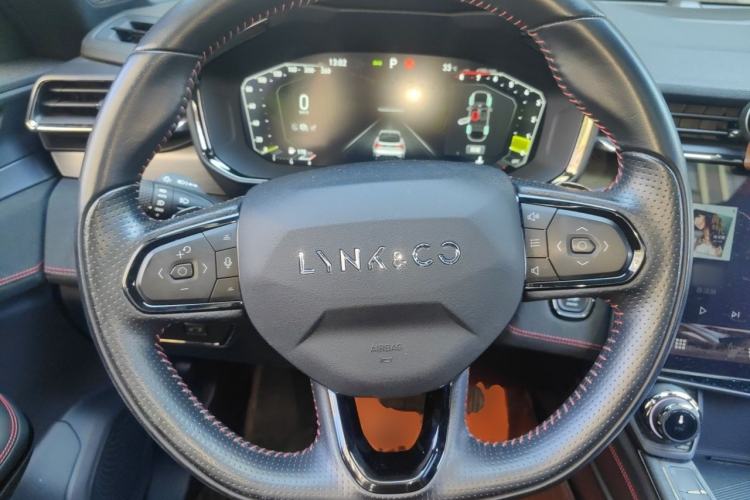 Used Lynk & Co 05 2022 2.0TD Four-Wheel Drive Dynamic Halo Steering Wheel