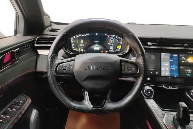 Used Lynk & Co 05 2022 2.0TD Four-Wheel Drive Dynamic Halo Steering Wheel