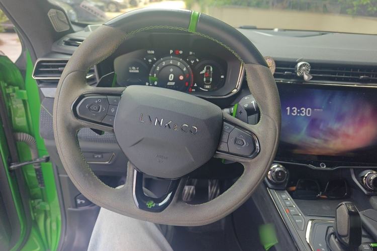 Used Lynk & Co 05 2022 05+ 2.0TD Automatic Exploration Edition Steering Wheel