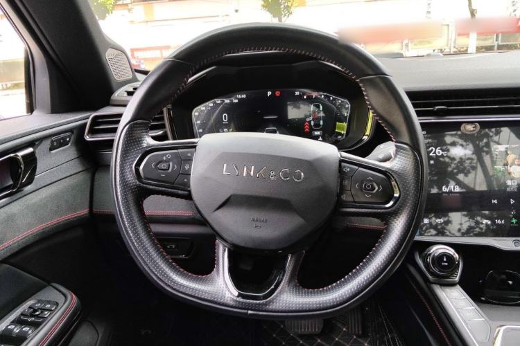 Used Lynk & Co 05 2022 2.0TD Four-Wheel Drive Dynamic Halo Steering Wheel