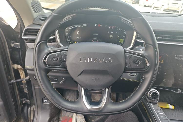 Used Lynk & Co 05 2022 2.0T Two-Wheel Drive Shine Halo Steering Wheel