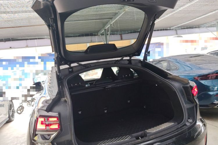 Used Lynk & Co 05 2022 2.0TD Four-Wheel Drive Dynamic Halo Trunk