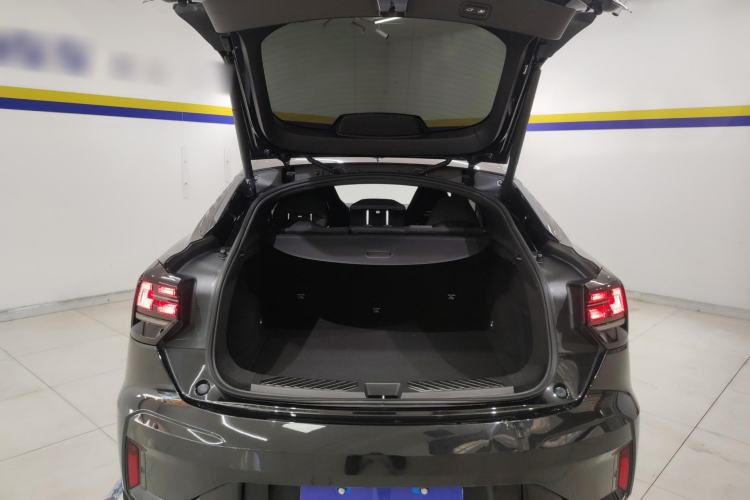 Used Lynk & Co 05 2022 2.0TD Four-Wheel Drive Dynamic Halo Trunk