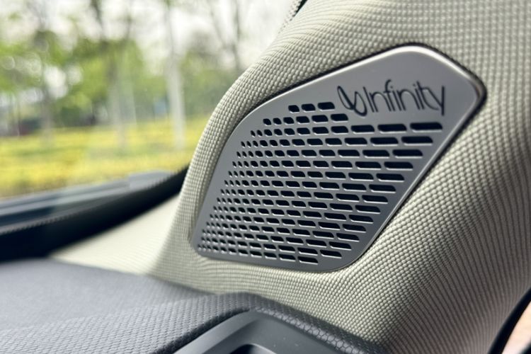 Used Lynk & Co 05 2022 2.0T Two-Wheel Drive Shine Halo Interior 6