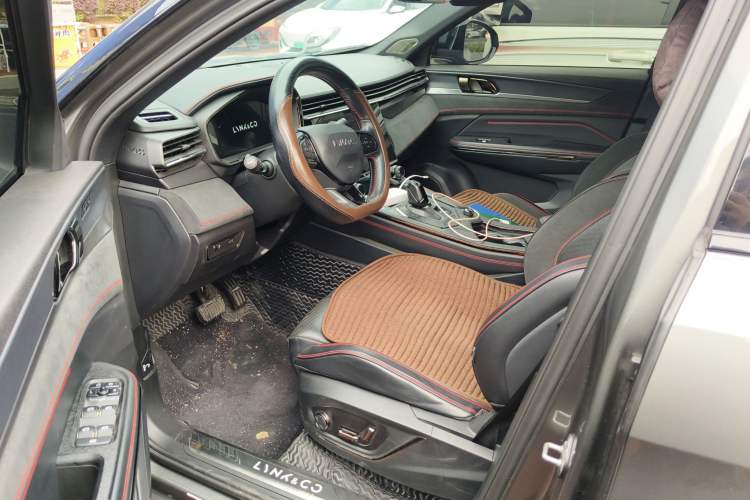 Used Lynk & Co 05 2022 2.0TD Four-Wheel Drive Dynamic Halo Driver Seat