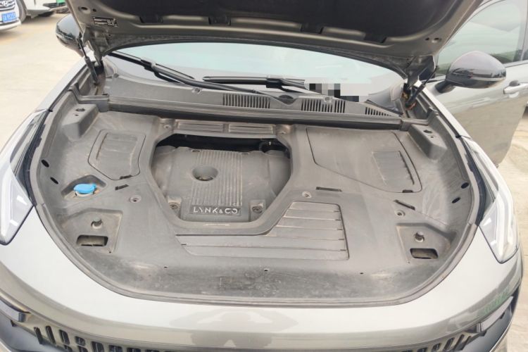 Used Lynk & Co 05 2022 2.0TD Four-Wheel Drive Dynamic Halo Engine Bay