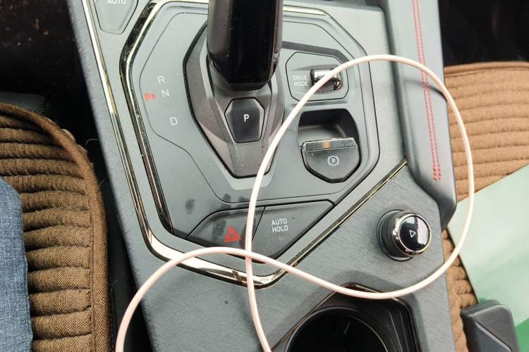 Used Lynk & Co 05 2022 2.0TD Four-Wheel Drive Dynamic Halo Gear Lever