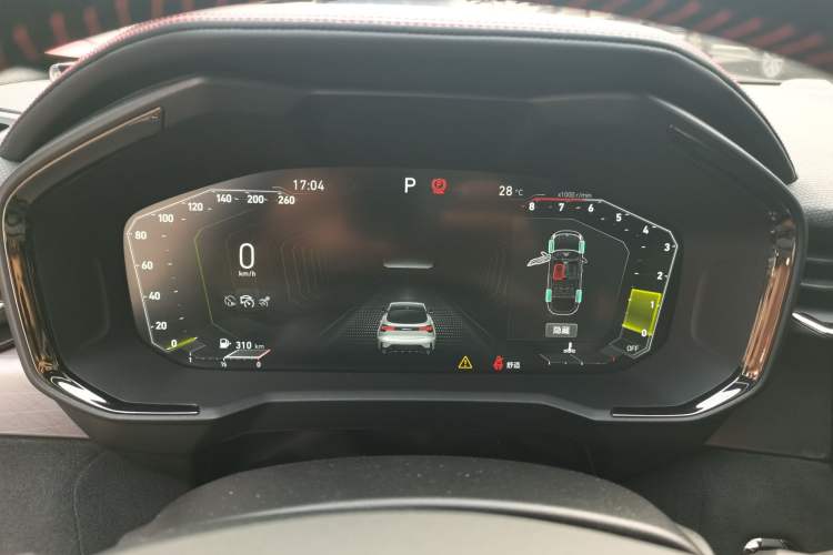 Used Lynk & Co 05 2022 2.0TD Four-Wheel Drive Dynamic Halo Instrument Cluster