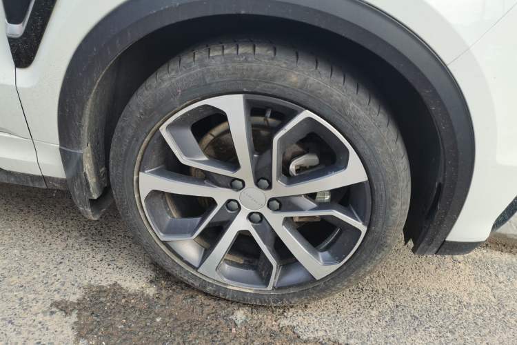 Used Lynk & Co 05 2022 2.0TD Four-Wheel Drive Dynamic Halo Right Front Wheel Hub