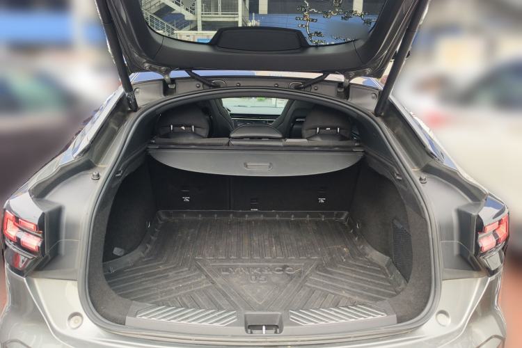 Used Lynk & Co 05 2022 2.0TD Four-Wheel Drive Dynamic Halo Trunk