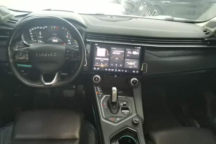 Used Lynk & Co 05 2022 2.0T Two-Wheel Drive Shine Halo Center Console