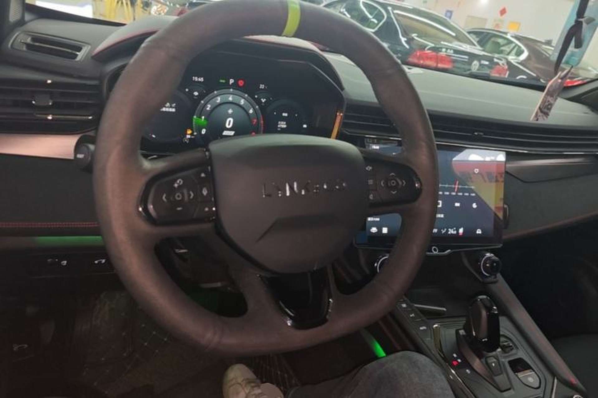 Used Lynk & Co 05 2022 2.0TD Four-Wheel Drive Dynamic Halo Center Console
