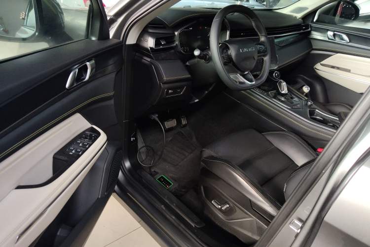 Used Lynk & Co 05 2022 2.0TD Two-Wheel Drive Zhaoyang Plus Driver Seat