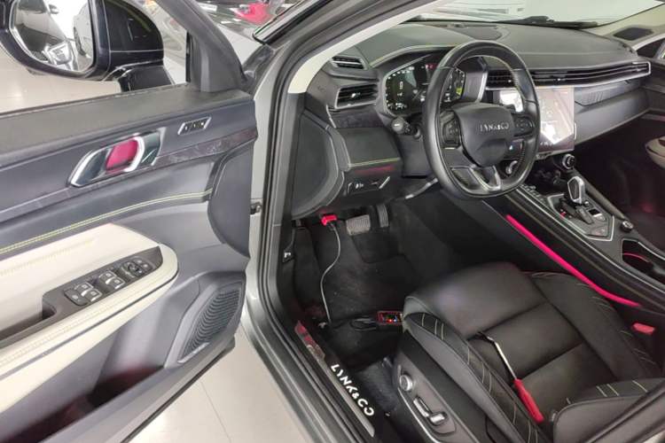 Used Lynk & Co 05 2022 2.0T Two-Wheel Drive Shine Halo Driver Seat