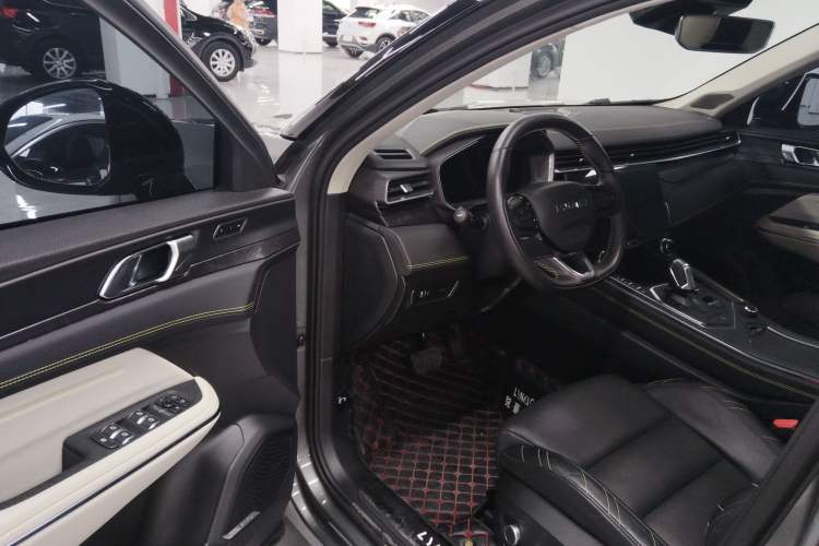 Used Lynk & Co 05 2022 2.0T Two-Wheel Drive Shine Halo Driver Seat