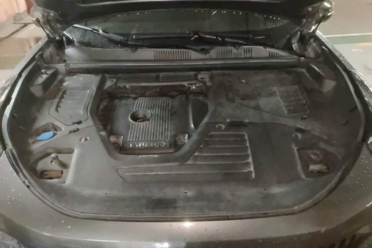 Used Lynk & Co 05 2022 2.0TD Four-Wheel Drive Dynamic Halo Engine Bay