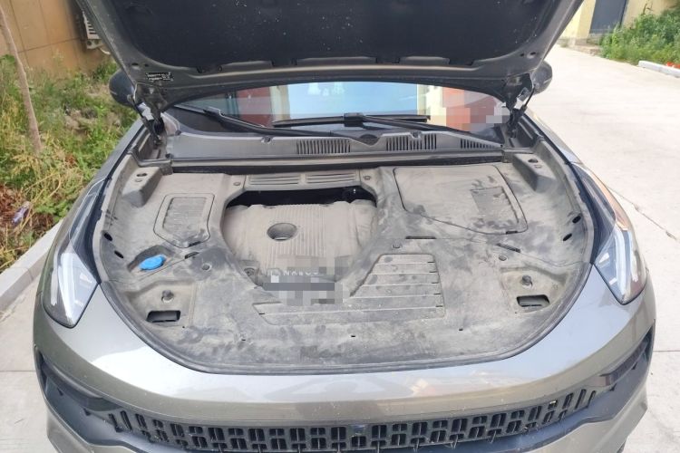 Used Lynk & Co 05 2022 2.0TD Four-Wheel Drive Dynamic Halo Engine Bay