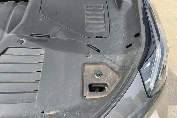 Used Lynk & Co 05 2022 2.0T Two-Wheel Drive Shine Halo Engine Bay Left
