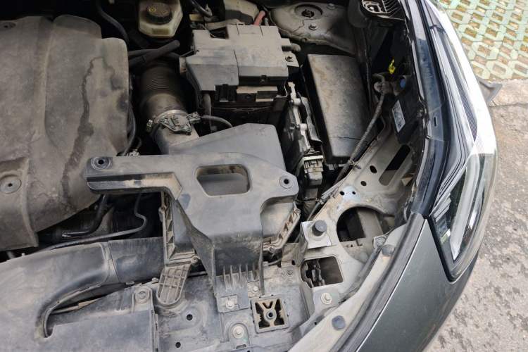 Used Lynk & Co 05 2022 2.0T Two-Wheel Drive Shine Halo Engine Bay Left