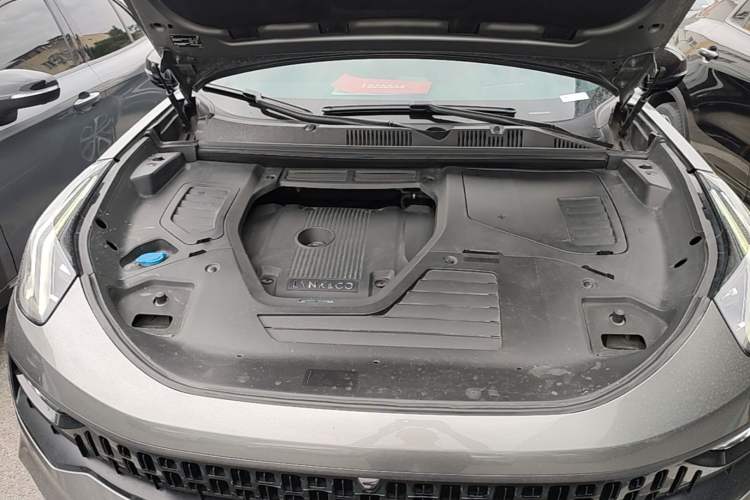 Used Lynk & Co 05 2022 2.0TD Four-Wheel Drive Dynamic Halo Engine Bay