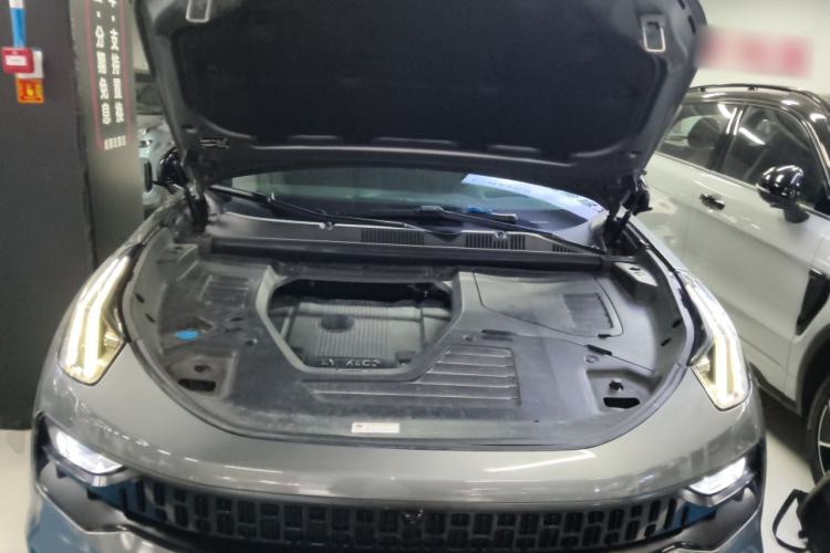 Used Lynk & Co 05 2022 2.0TD Four-Wheel Drive Dynamic Halo Engine Bay