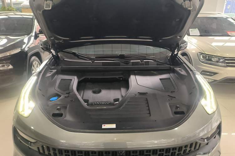 Used Lynk & Co 05 2022 2.0TD Four-Wheel Drive Dynamic Halo Engine Bay