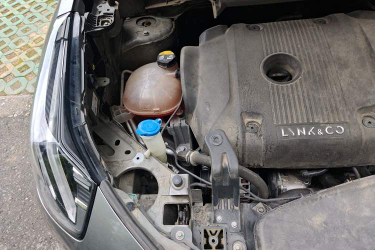 Used Lynk & Co 05 2022 2.0T Two-Wheel Drive Shine Halo Engine Bay Right