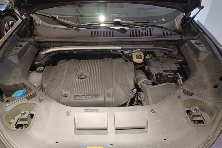 Used Lynk & Co 05 2022 05+ 2.0TD Automatic Exploration Edition Engine Bay