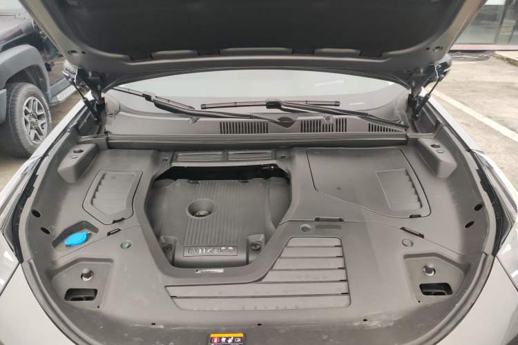 Used Lynk & Co 05 2022 2.0T Two-Wheel Drive Shine Halo Engine Bay