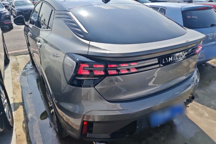 Used Lynk & Co 05 2022 2.0TD Four-Wheel Drive Dynamic Halo Exterior 2