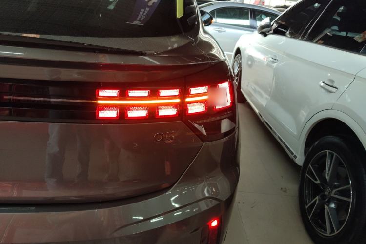 Used Lynk & Co 05 2022 2.0TD Two-Wheel Drive Zhaoyang Plus Exterior 3