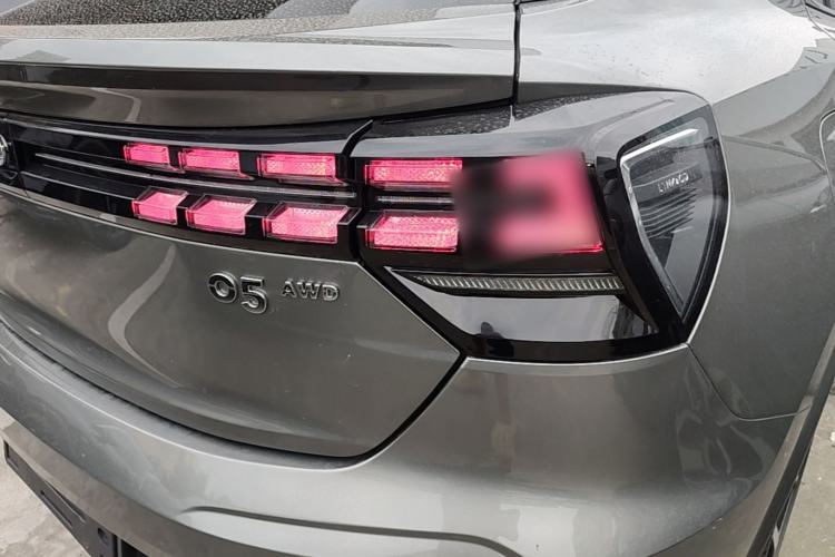 Used Lynk & Co 05 2022 2.0TD Four-Wheel Drive Dynamic Halo Exterior 3