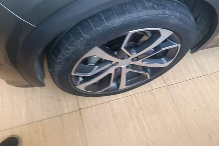 Used Lynk & Co 05 2022 2.0TD Four-Wheel Drive Dynamic Halo Exterior 4