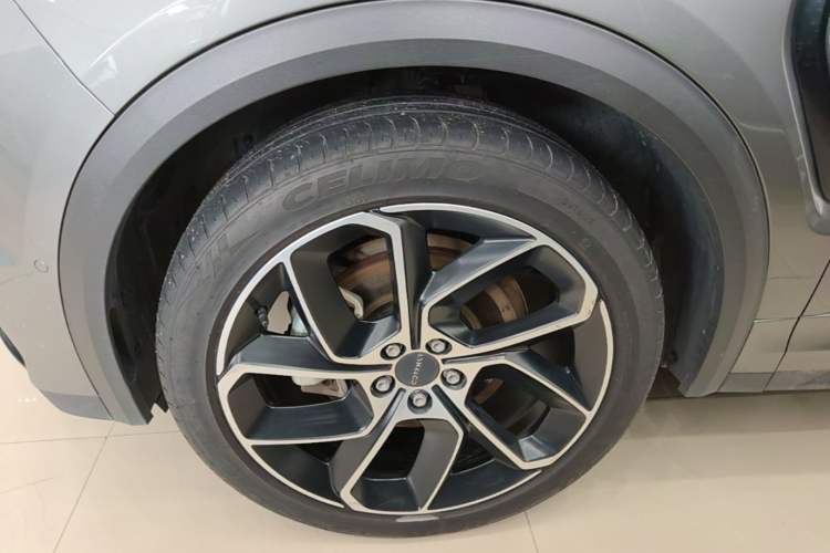 Used Lynk & Co 05 2022 2.0T Two-Wheel Drive Shine Halo Exterior 4