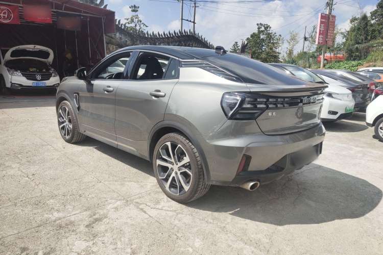 Used Lynk & Co 05 2022 2.0TD Four-Wheel Drive Dynamic Halo Exterior 5